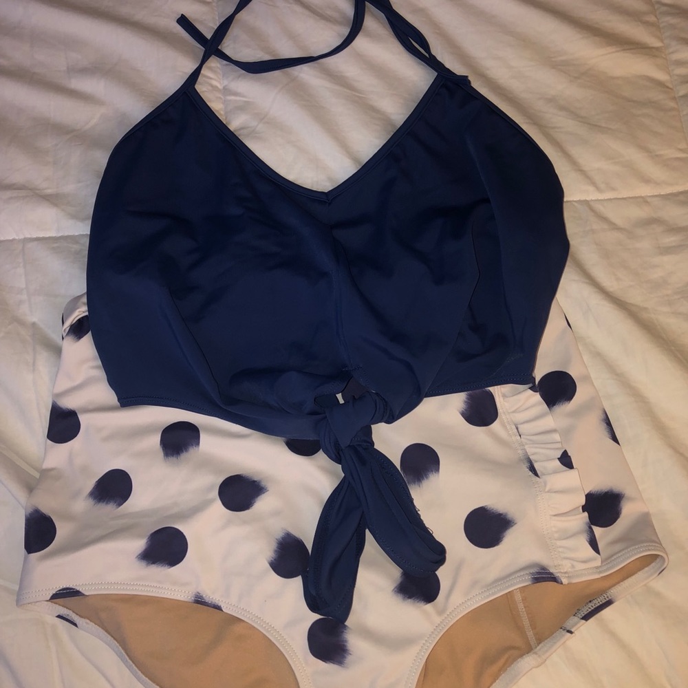 Kortni Jeane Bikini!